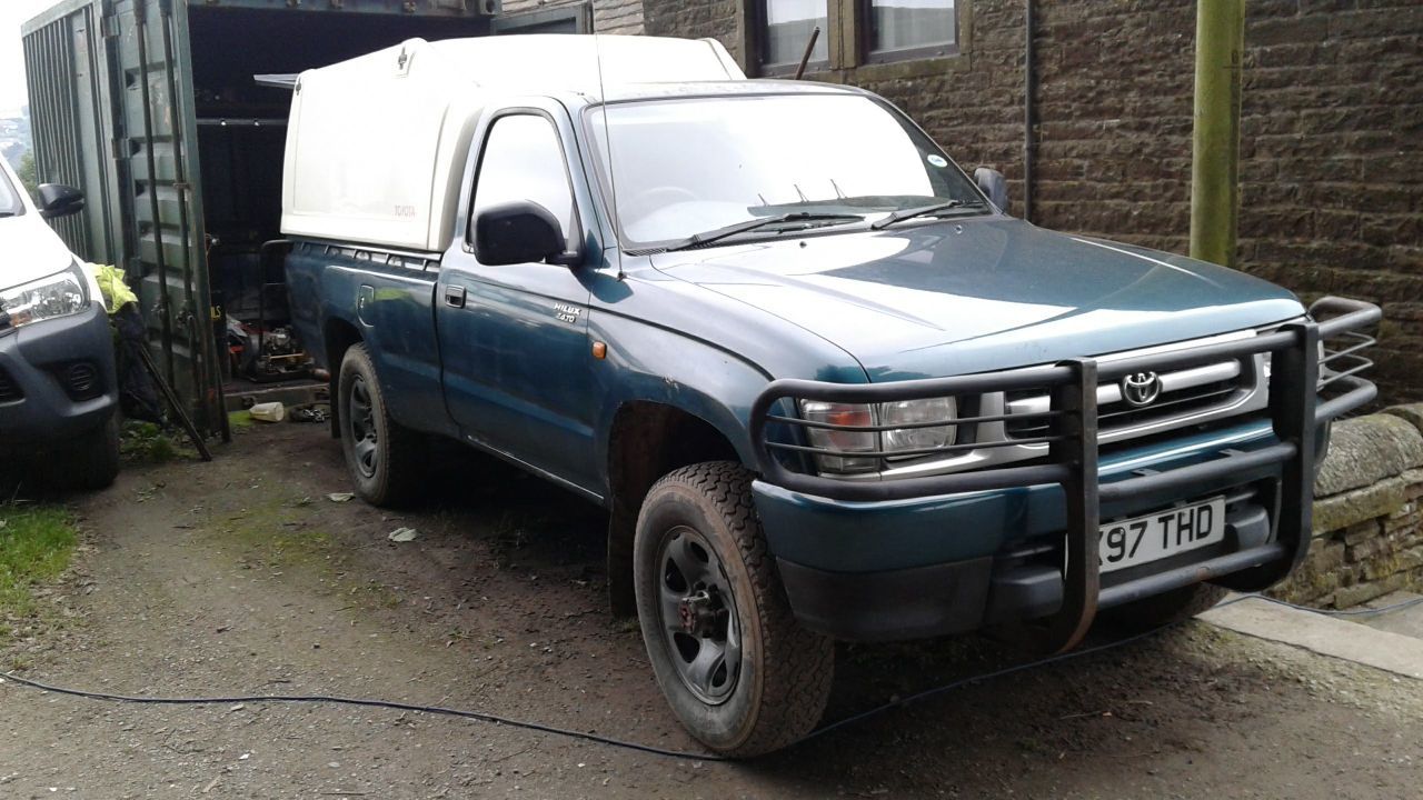 2000 Toyota Hilux